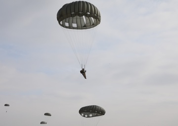 5th QM Paratroopers Enhance their Sling Load and Airborne Capabilities