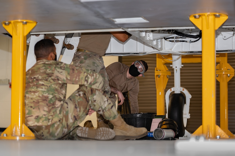 F-22 Fuels and OBIGG Training at JBLE