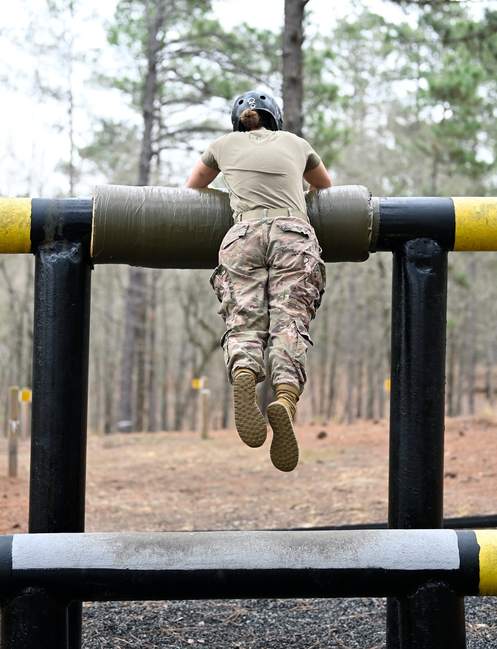 Civil Affairs Candidates Take On Obstacle Course