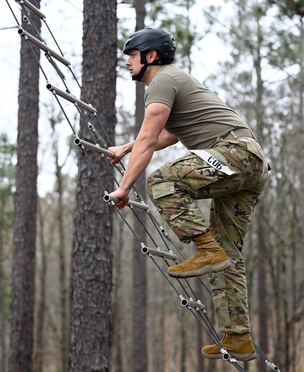 Civil Affairs Candidates Take On Obstacle Course