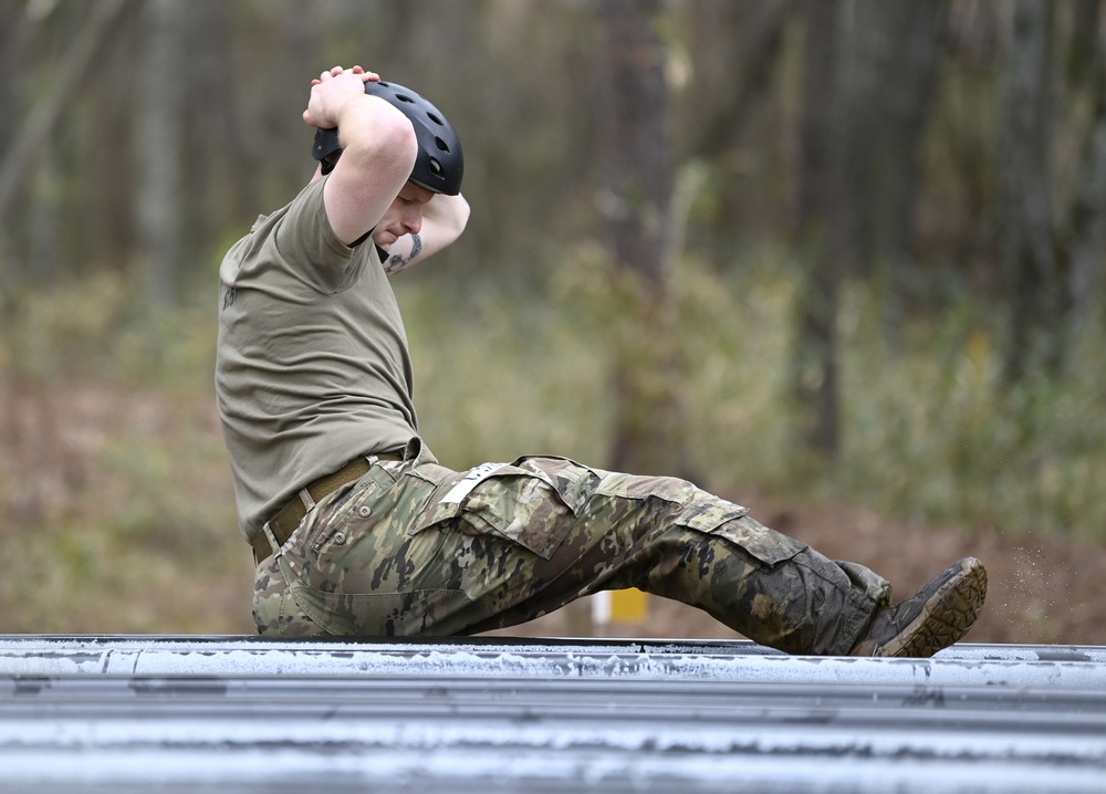 Civil Affairs Candidates Take On Obstacle Course