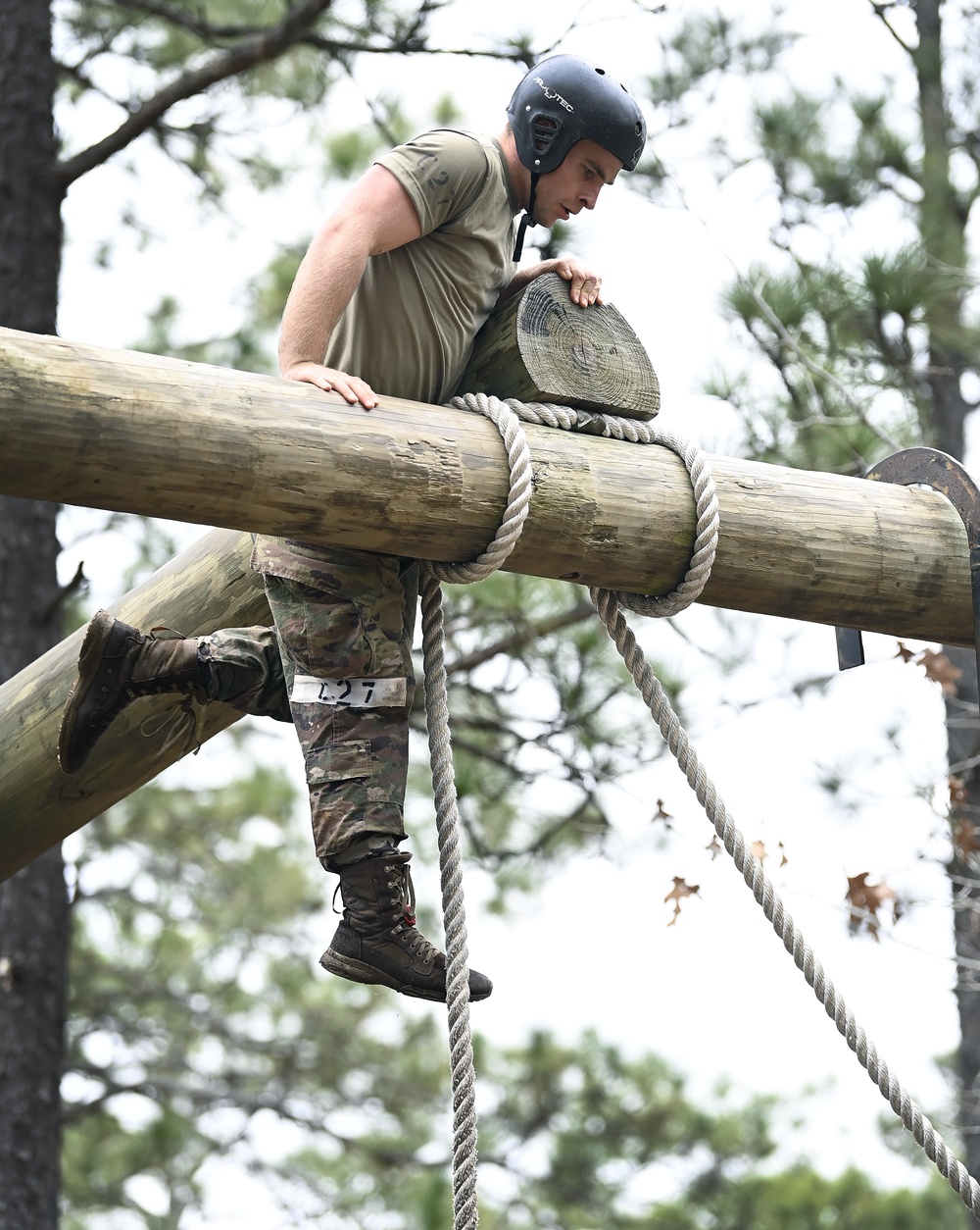 Civil Affairs Candidates Take On Obstacle Course