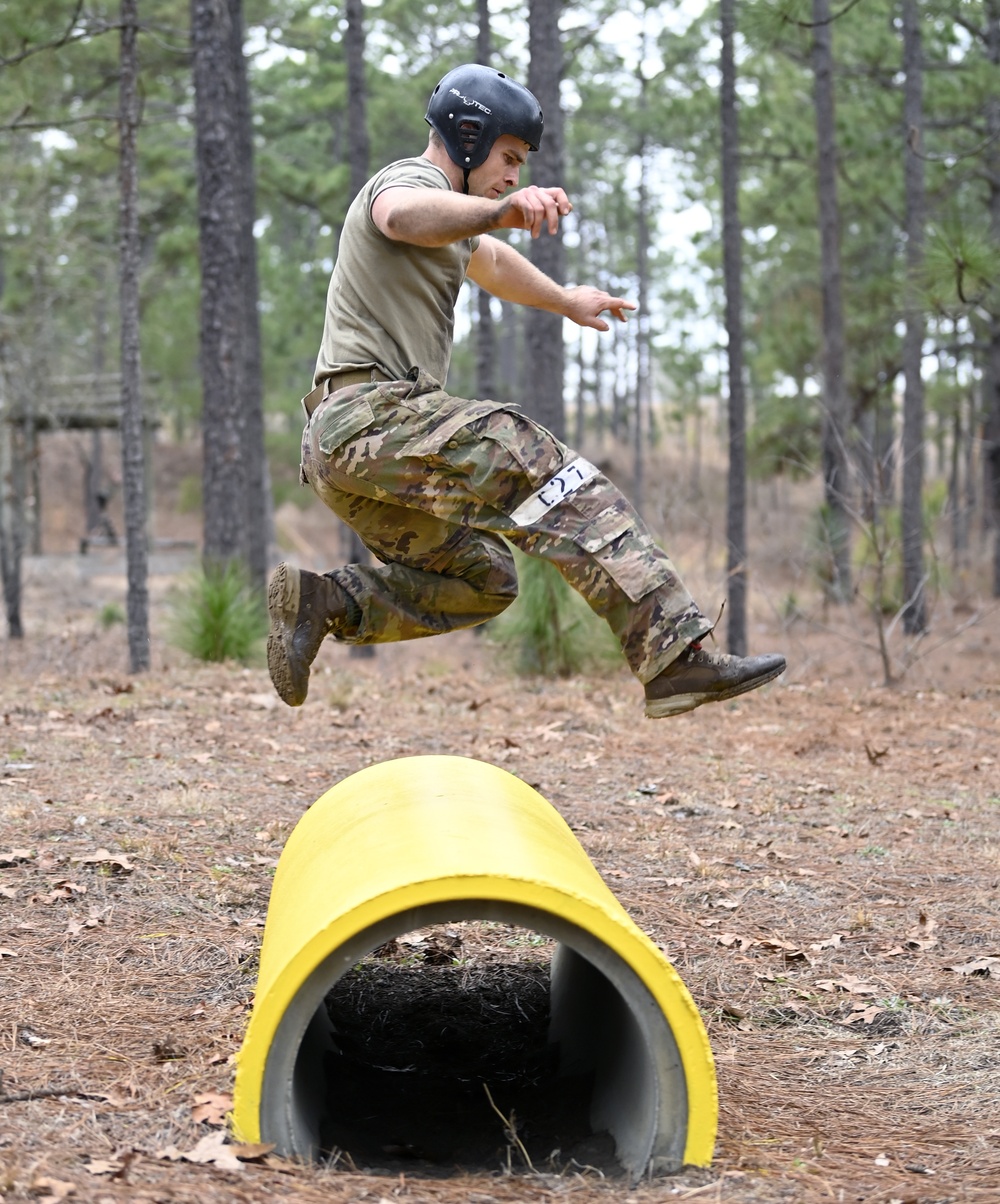 Civil Affairs Candidates Take On Obstacle Course