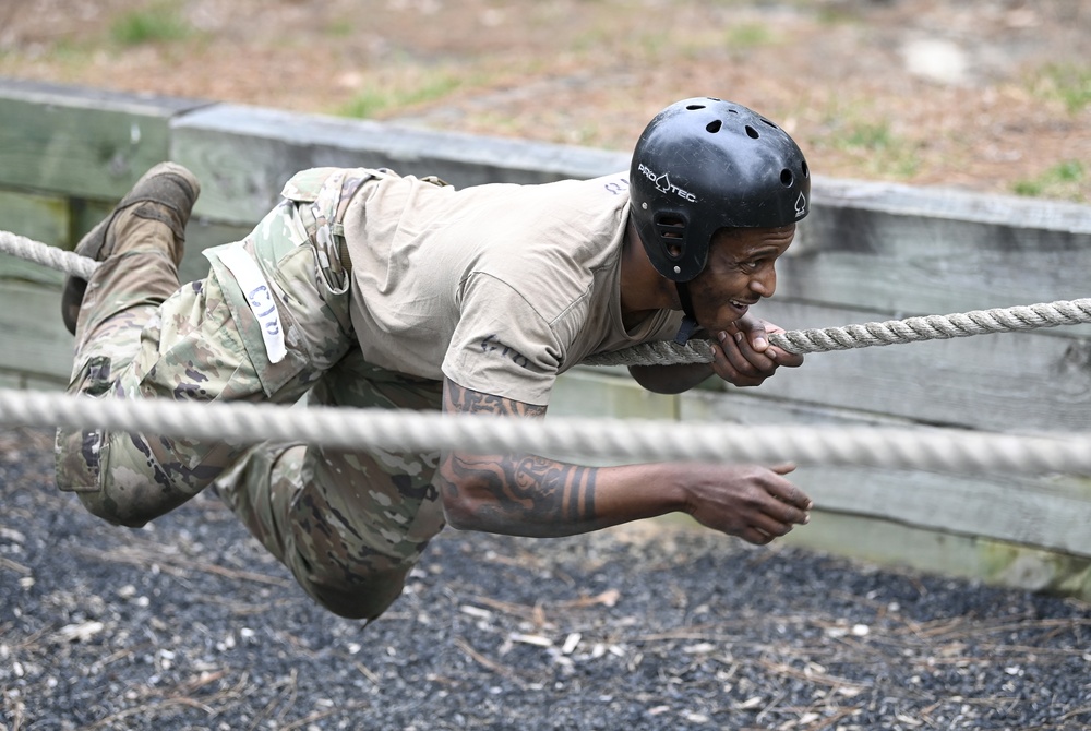 Civil Affairs Candidates Take On Obstacle Course