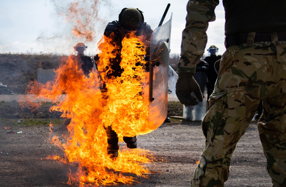 KFOR Polish Contingent braves fire phobia training