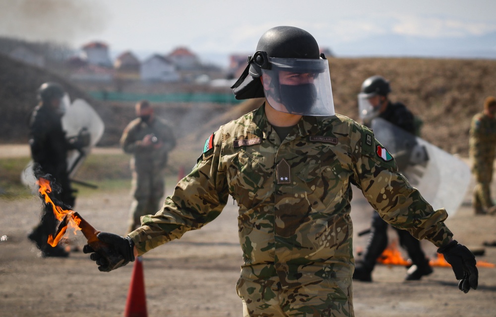 KFOR Polish Contingent braves fire phobia training