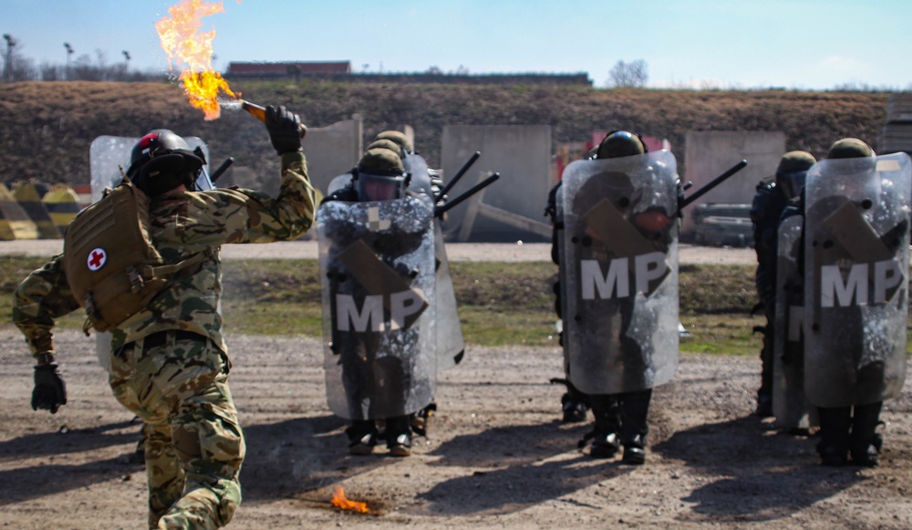 KFOR Polish Contingent braves fire phobia training