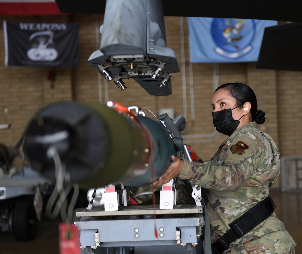Women of Weapons Exhibition Load highlights female maintainers