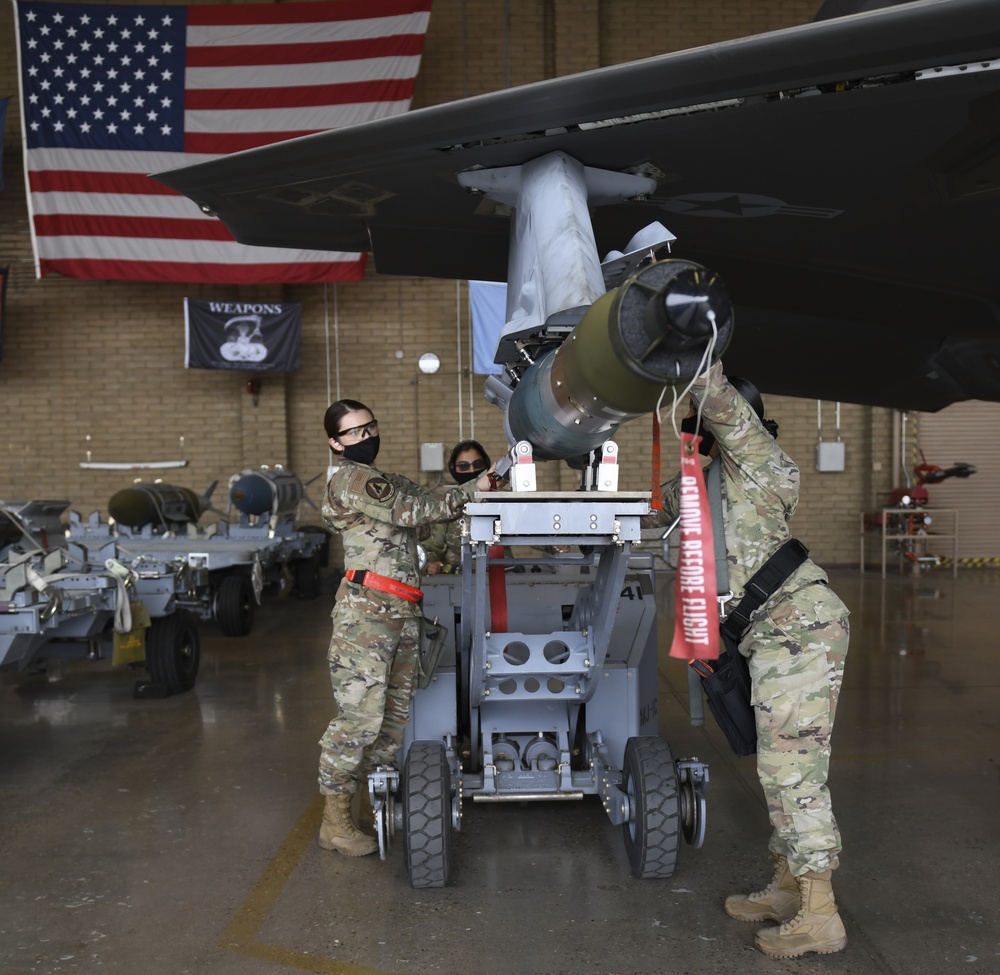 Women of Weapons Exhibition Load highlights female maintainers