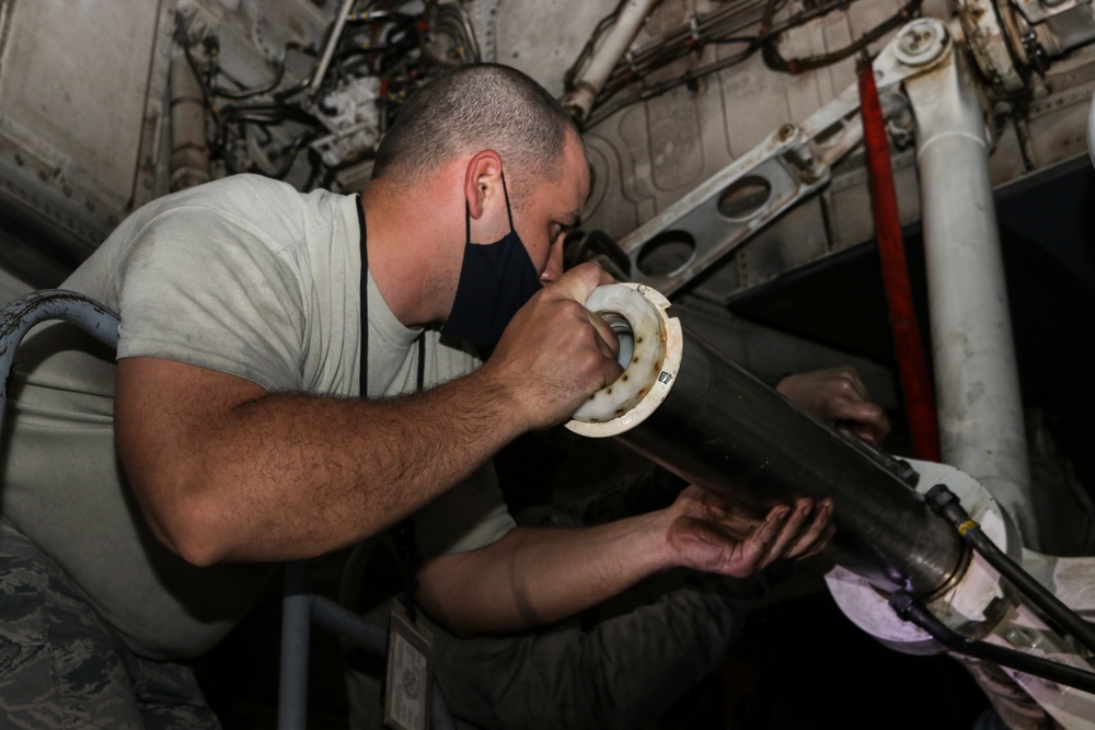 7th EMS Airmen repair main landing gear strut