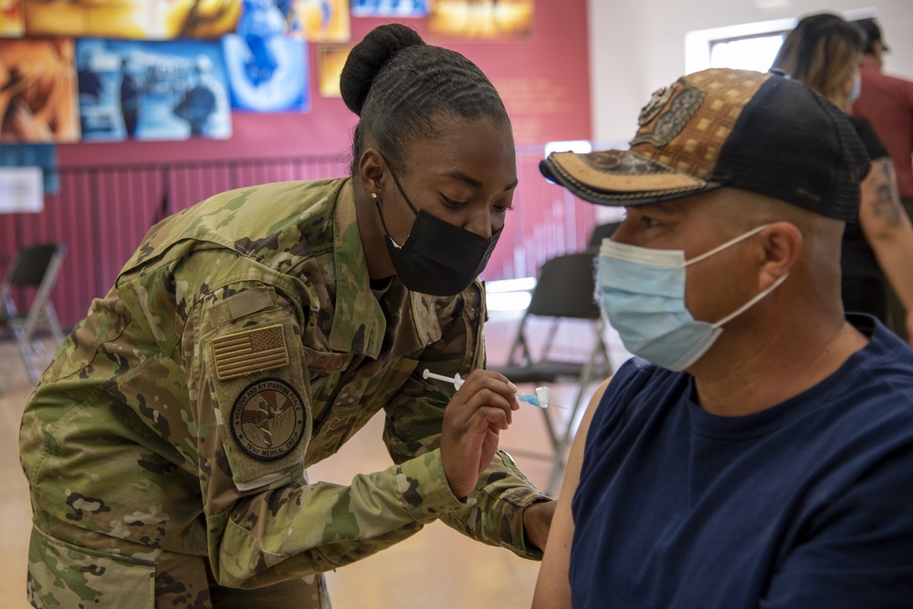 AZNG provides vaccinations to residents of Yuma County