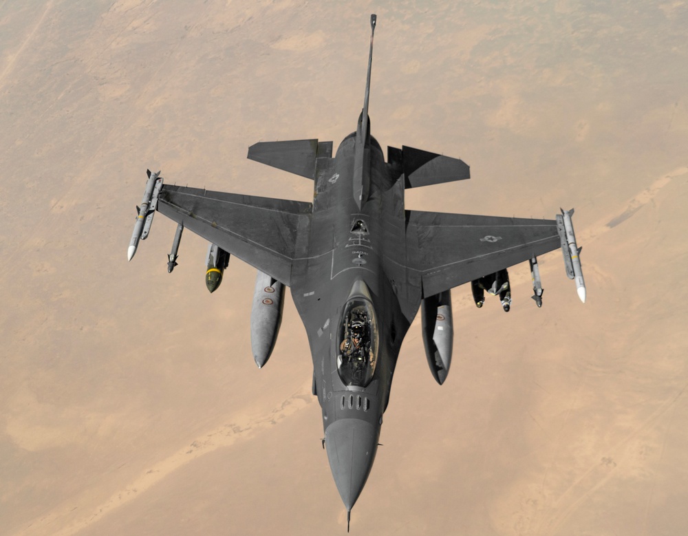 Python Ops refuel F-16’S