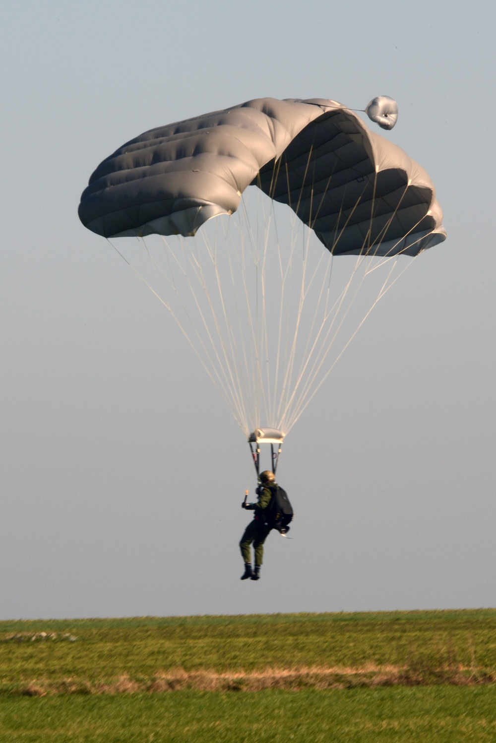 Army belgian paratroopers jumping on Chièvres Air Base