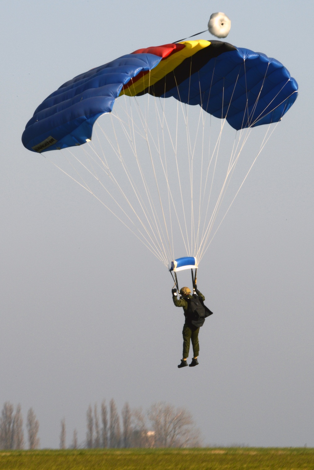 Army belgian paratroopers jumping on Chièvres Air Base