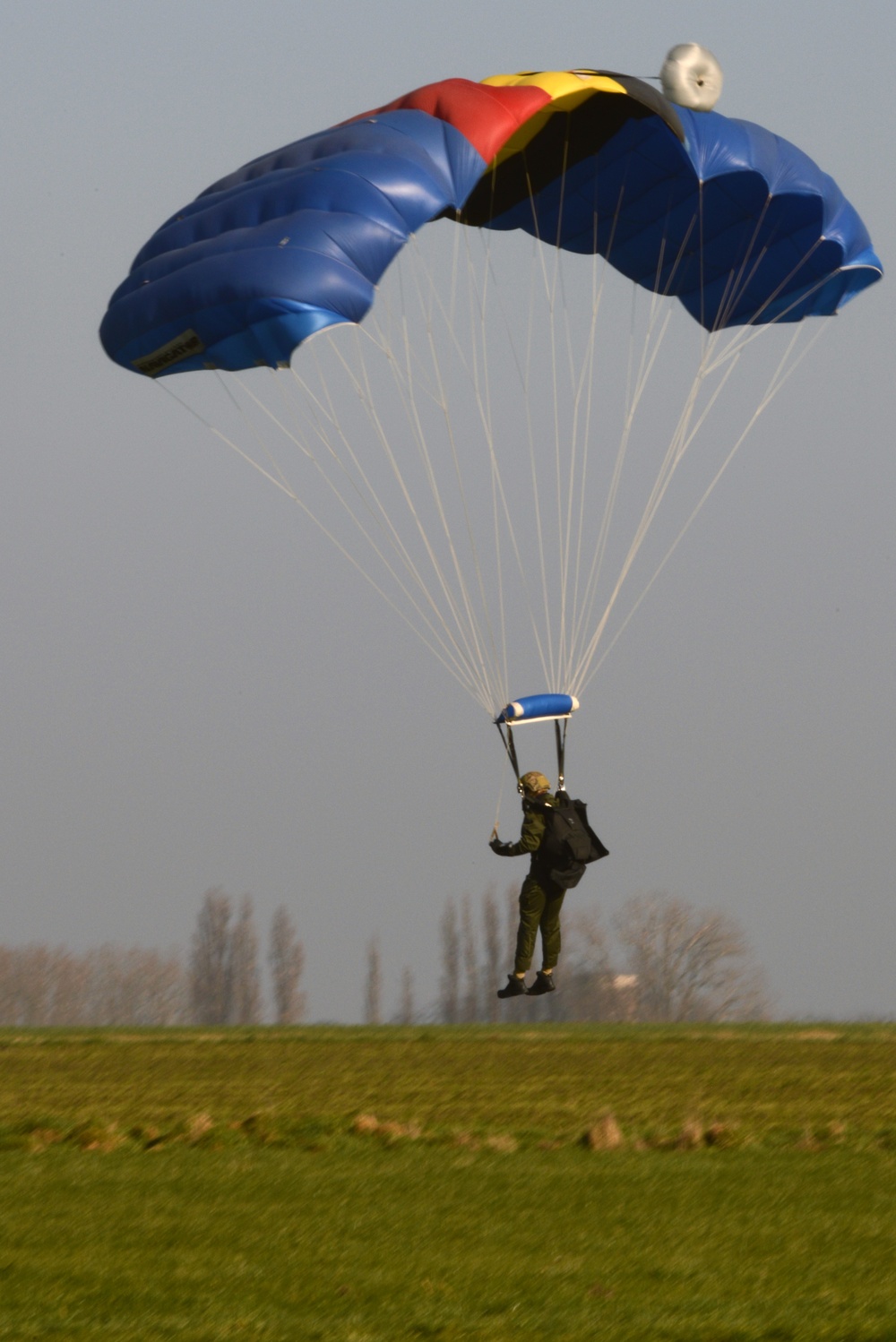 Army belgian paratroopers jumping on Chièvres Air Base