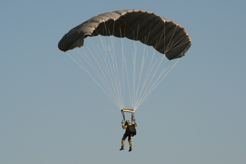 Army belgian paratroopers jumping on Chièvres Air Base