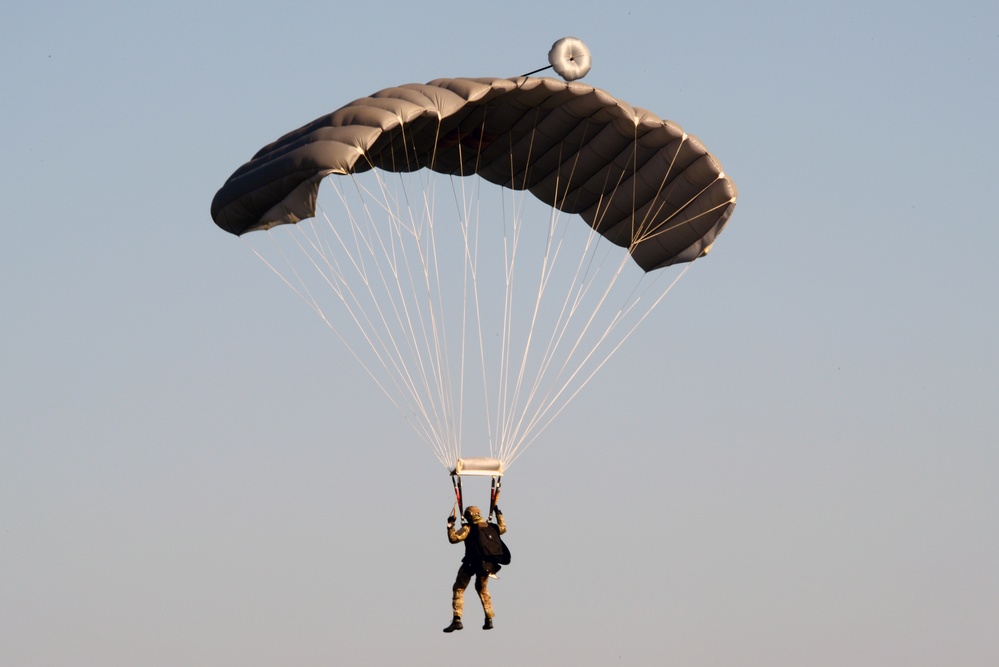 Army belgian paratroopers jumping on Chièvres Air Base