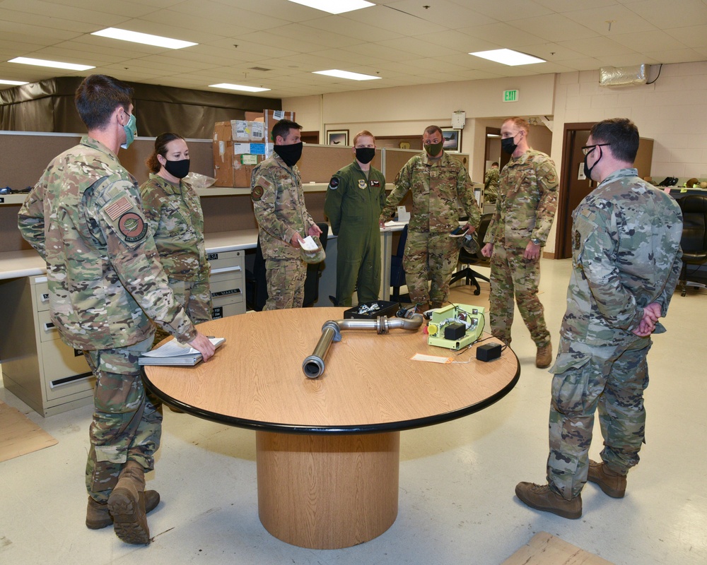 Col. Benjamin R. Jonsson Visits 117 ARW