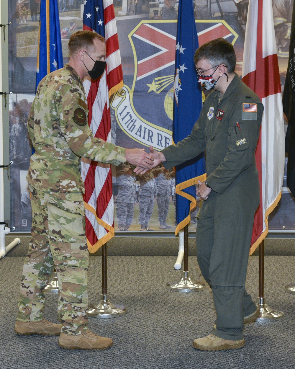 Col. Benjamin R. Jonsson Visits 117 ARW