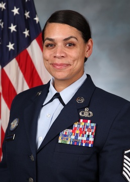 Team Kirtland career assistance advisor receives AF award