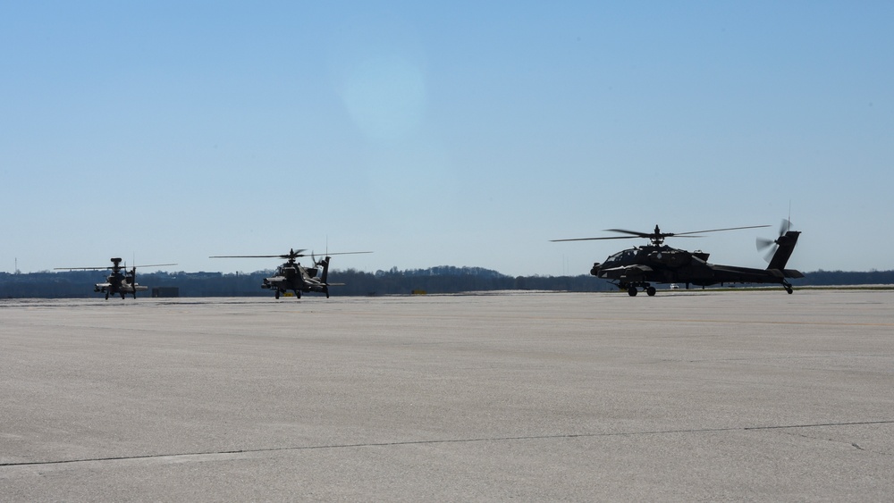 AH-64D Apache Longbows and a UH-60 Black Hawks arrive at Wright-Patterson