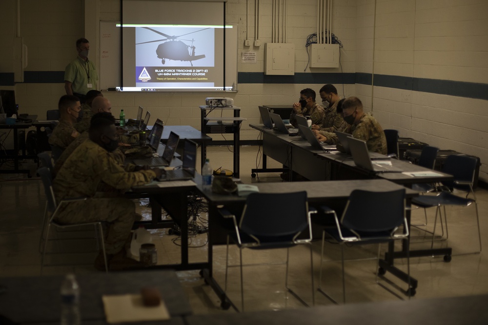 Marne Air Soldiers conduct Blue Force Tracking system training.