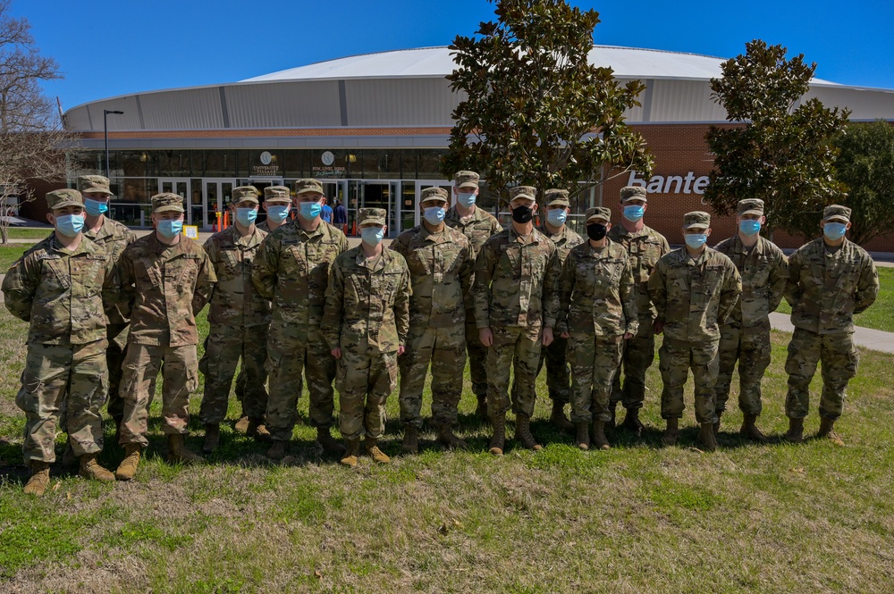 Maj. Gen. Neely Visits Service Members Working Vaccination Sites