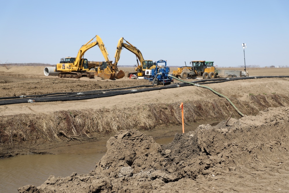 Lt. Gen. Scott Spellmon, 55th Chief of Engineers Commanding General, U.S. Army Corps of Engineers, joined the Mississippi River Commission for a tour of Levee 536 in Rock Port, Missouri.