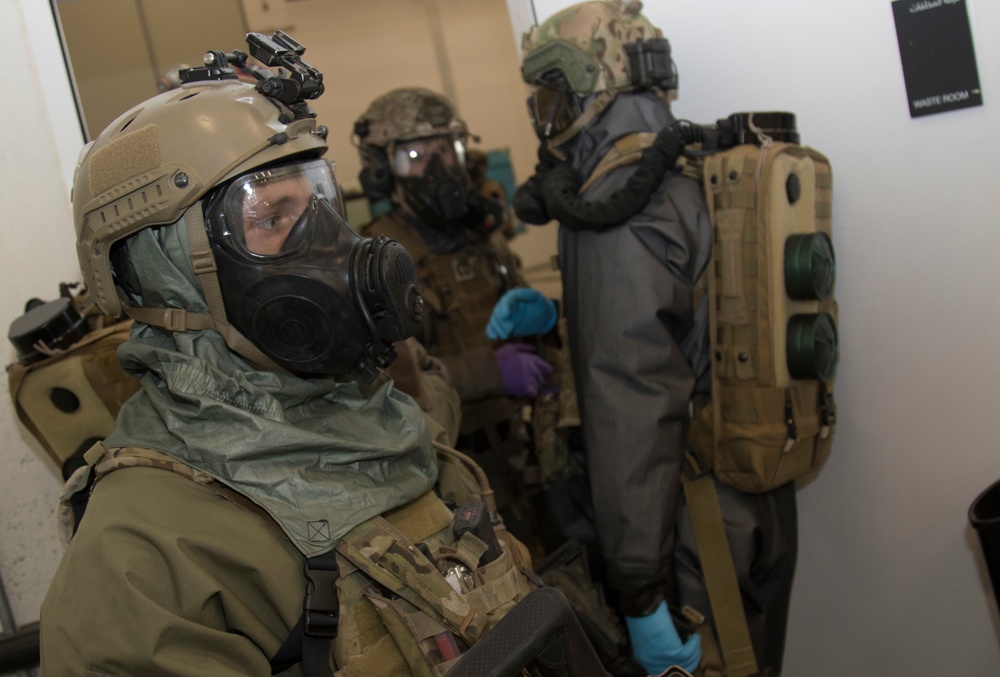 U.S. Army Soldiers and Qatari forces respond to chemical threat at IS 21