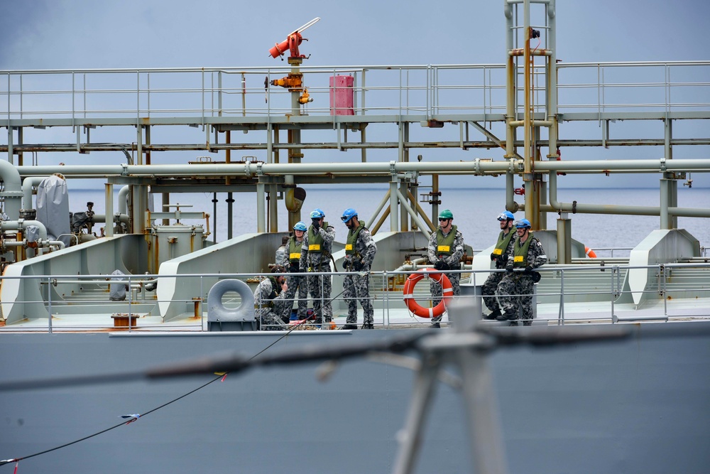 USS Russell (DDG 59) Conducts Replenishment-at-sea with Royal Australian Navy