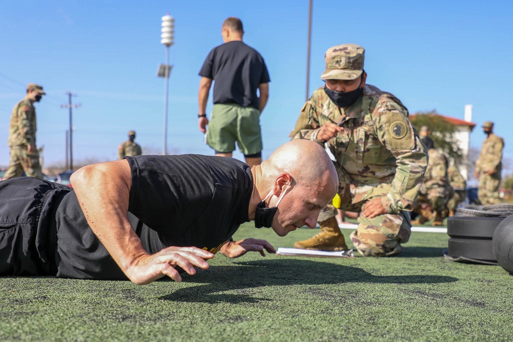 U.S. Army South leadership performs ACFT