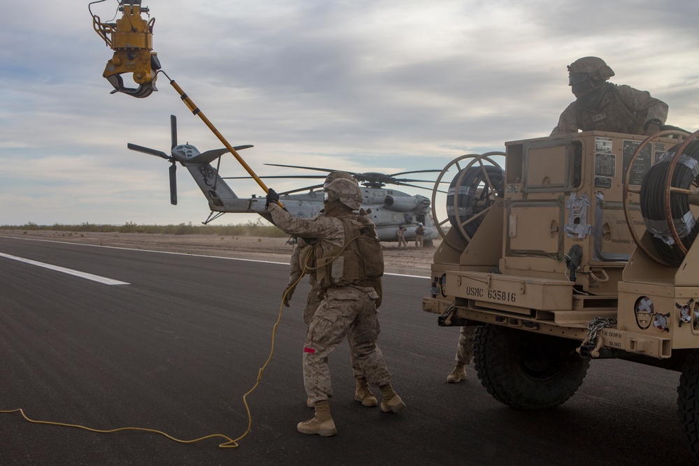 WTI 2-21: CH-53E DASC Lift