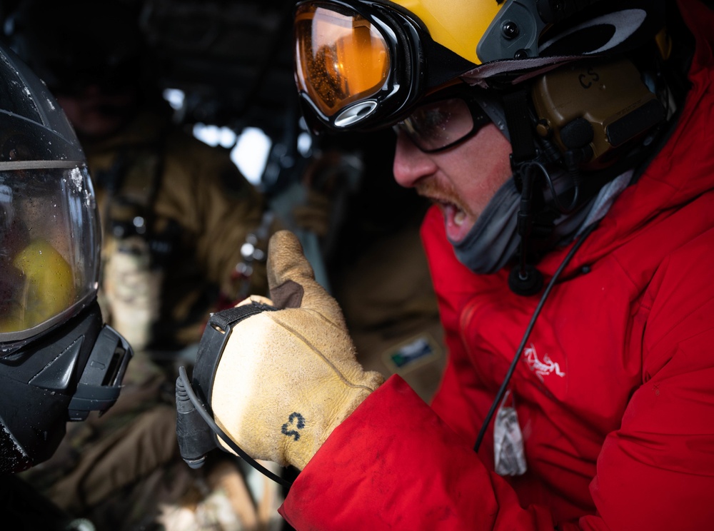 210th and 212th RQS conduct rescue exercise