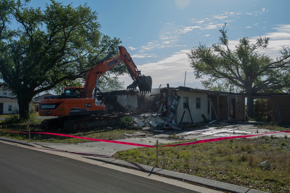Beacon Beach housing demolition