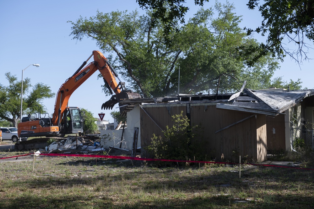 Beacon Beach housing demolition