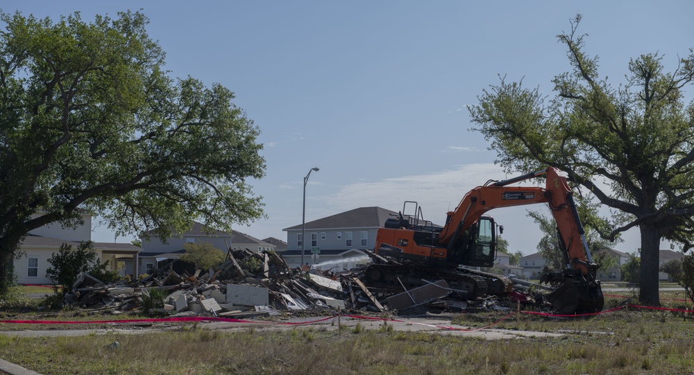 Beacon Beach housing demolition