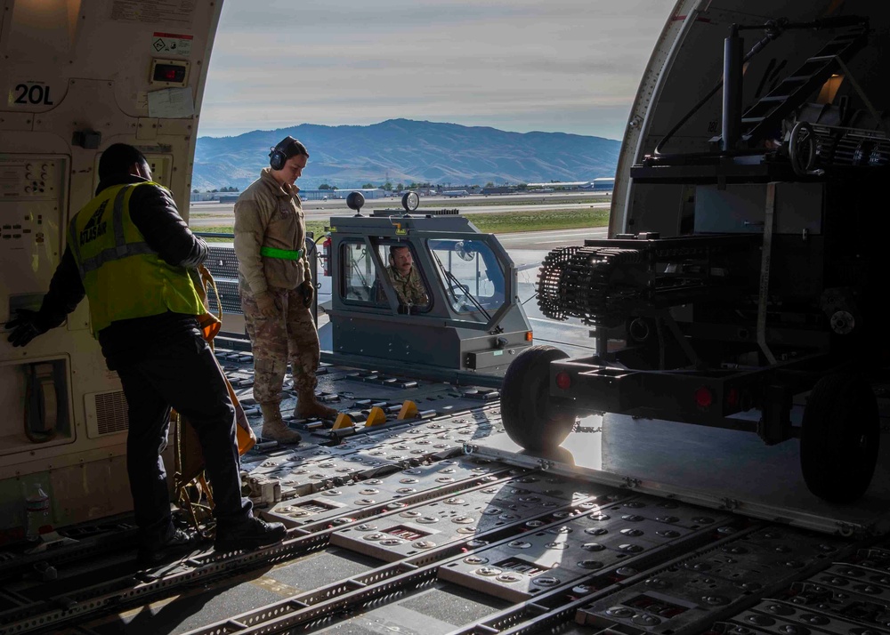 124th LRS Loads Equipment for Deployment