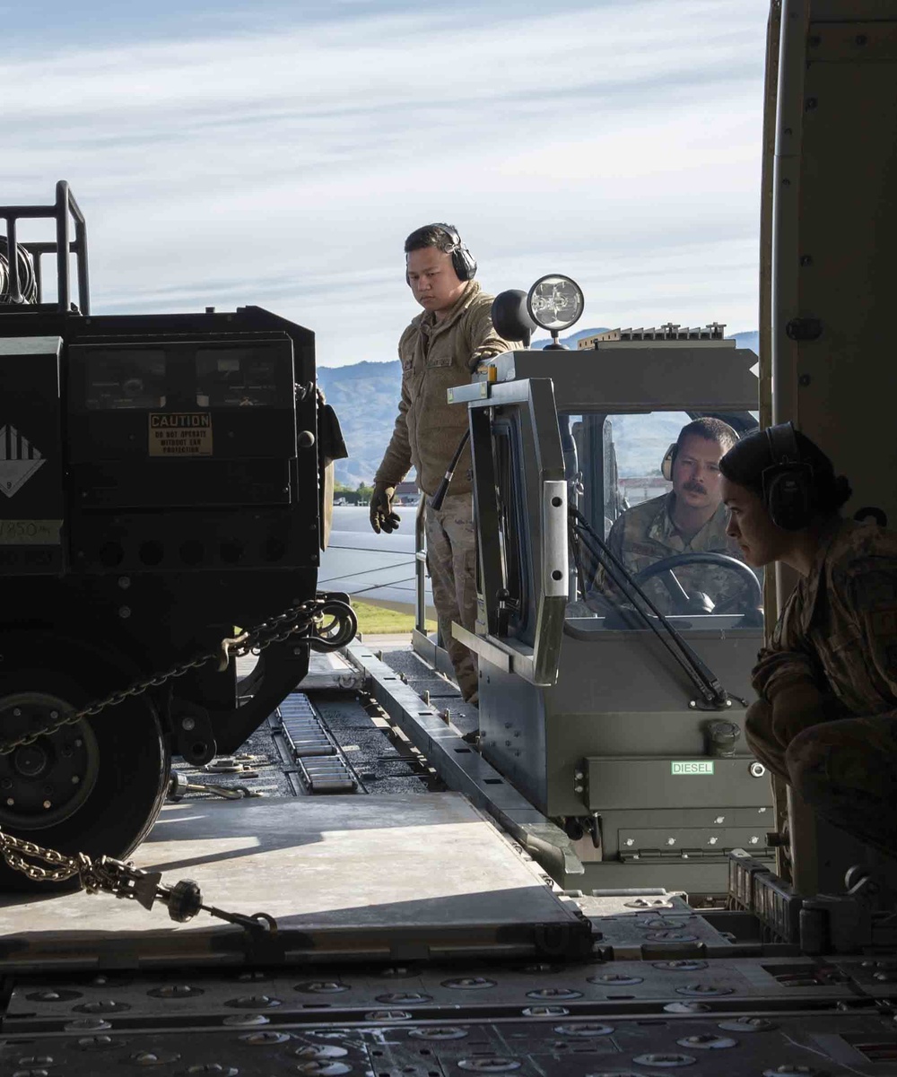 124th LRS Loads Equipment for Deployment