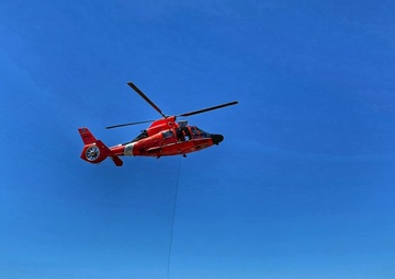 Coast Guard rescues 2 from vessel taking on water near Lake Pontchartrain