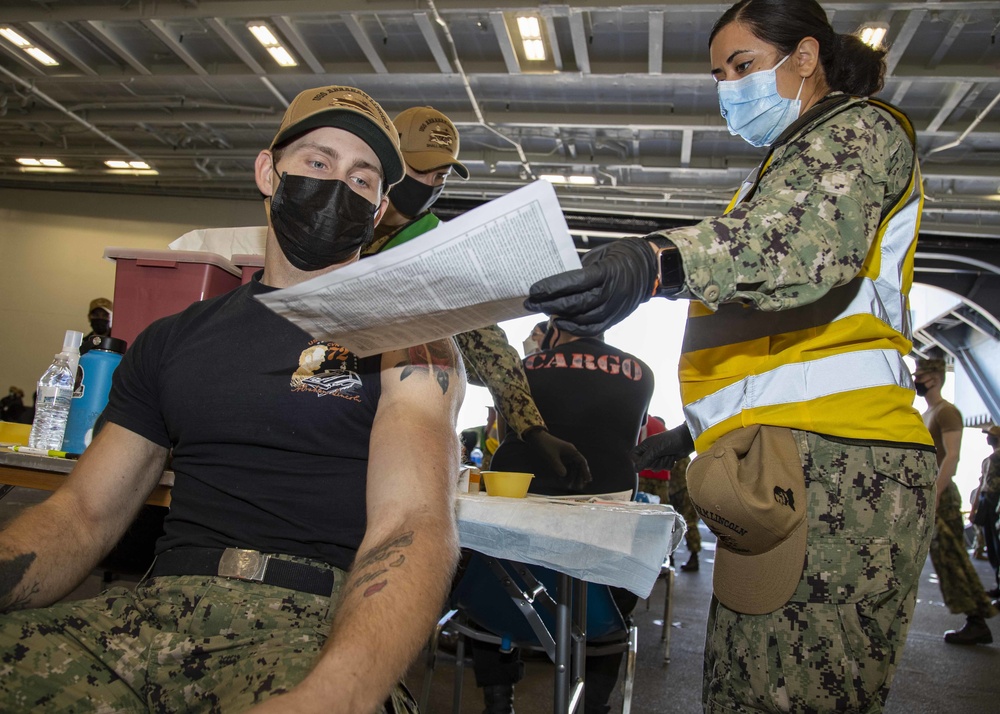 USS Abraham Lincoln (CVN 72) COVID-19 Vaccination Event