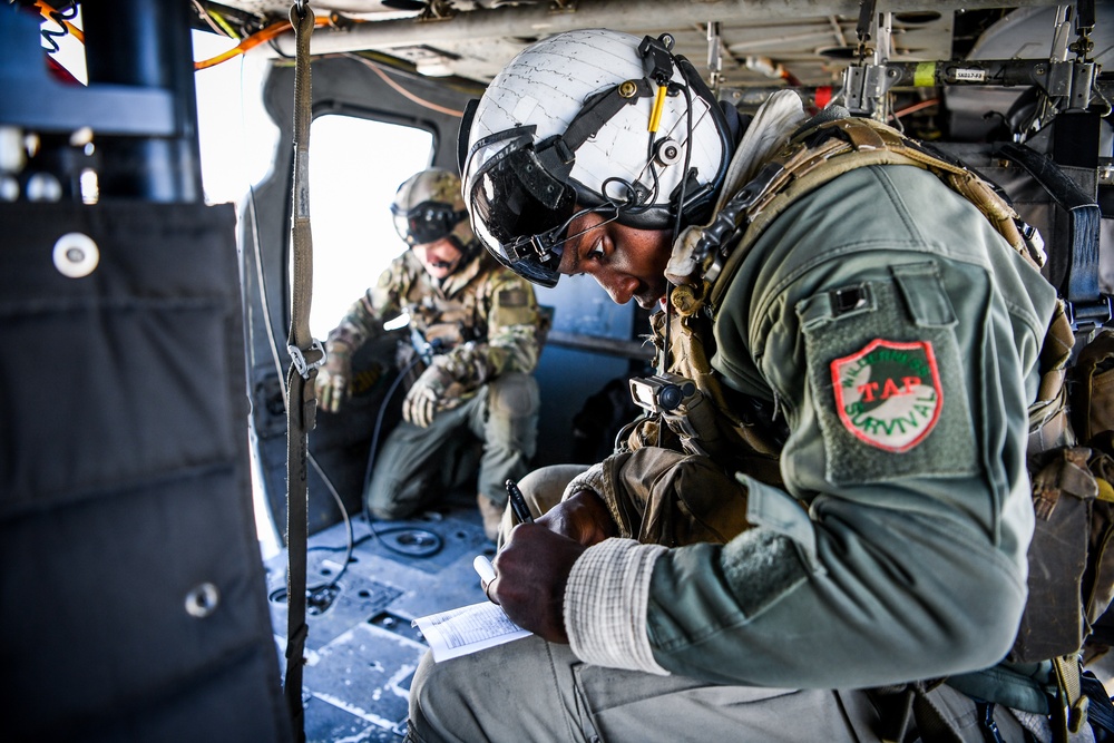 HSC 4 Conducts NAWDC Hosted High-Altitude Landing Training