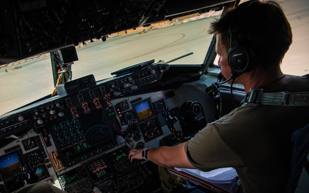 340th EARS provides fuel to F-16s