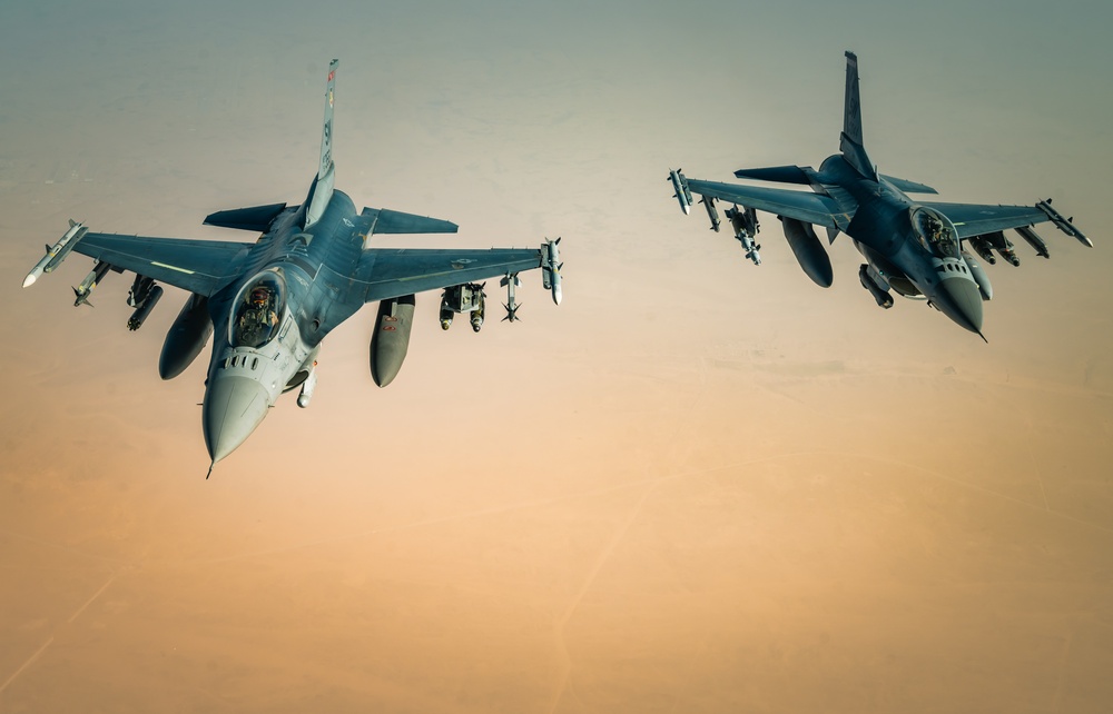 340th EARS provides fuel to F-16s