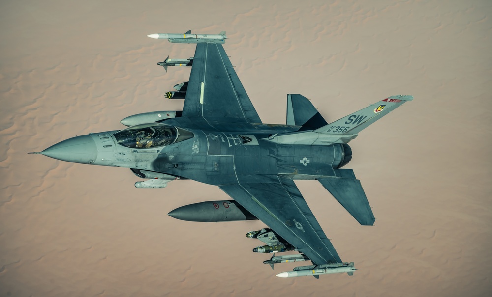 340th EARS provides fuel to F-16s