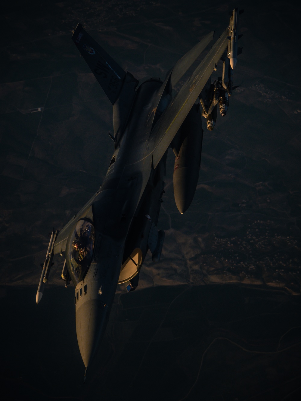 340th EARS provides fuel to F-16s