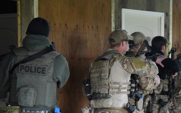 125th STS Train with Local Federal and Law Enforcement Members
