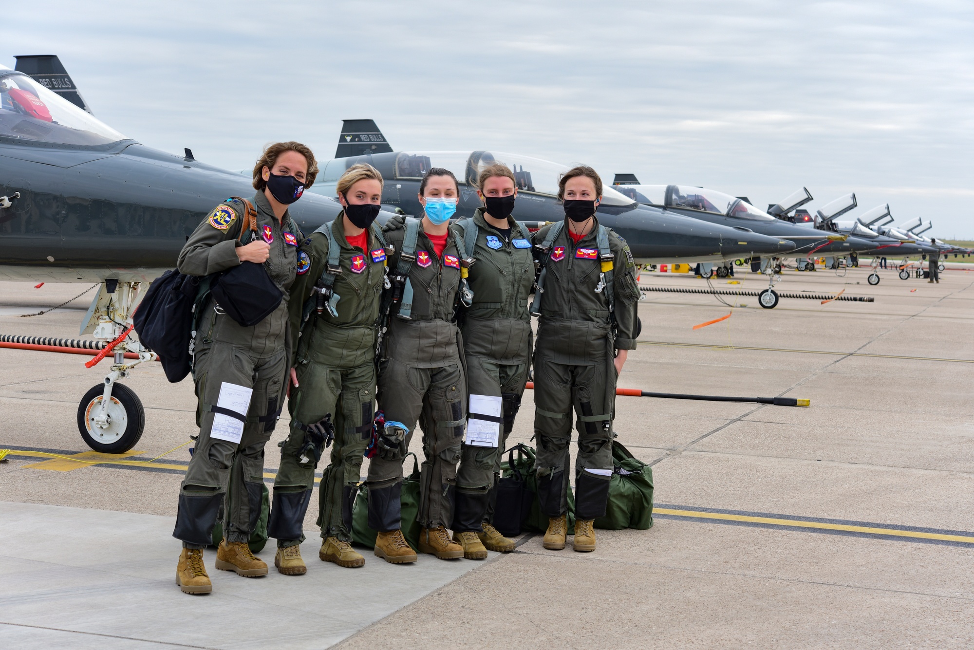 DVIDS - Images - Flightline female fourship prepares to fly [Image