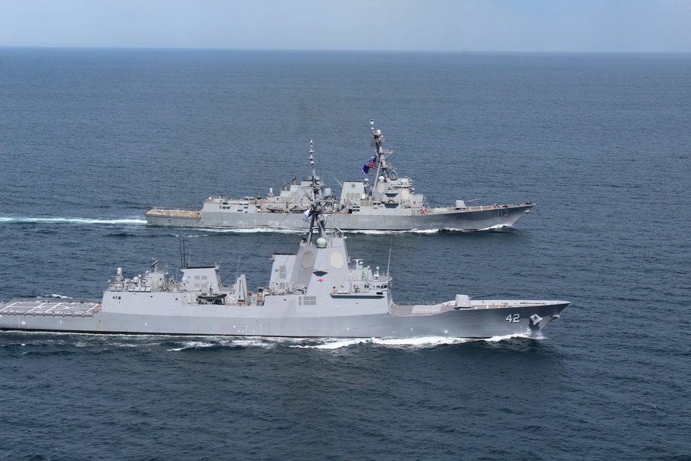 HMAS Sydney and USS John Finn Conduct Group Sail