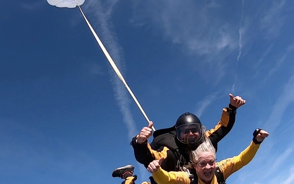 Skydiving connects Gold Star moms with their heroes
