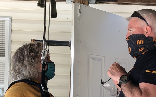 Skydiving connects Gold Star moms with their heroes